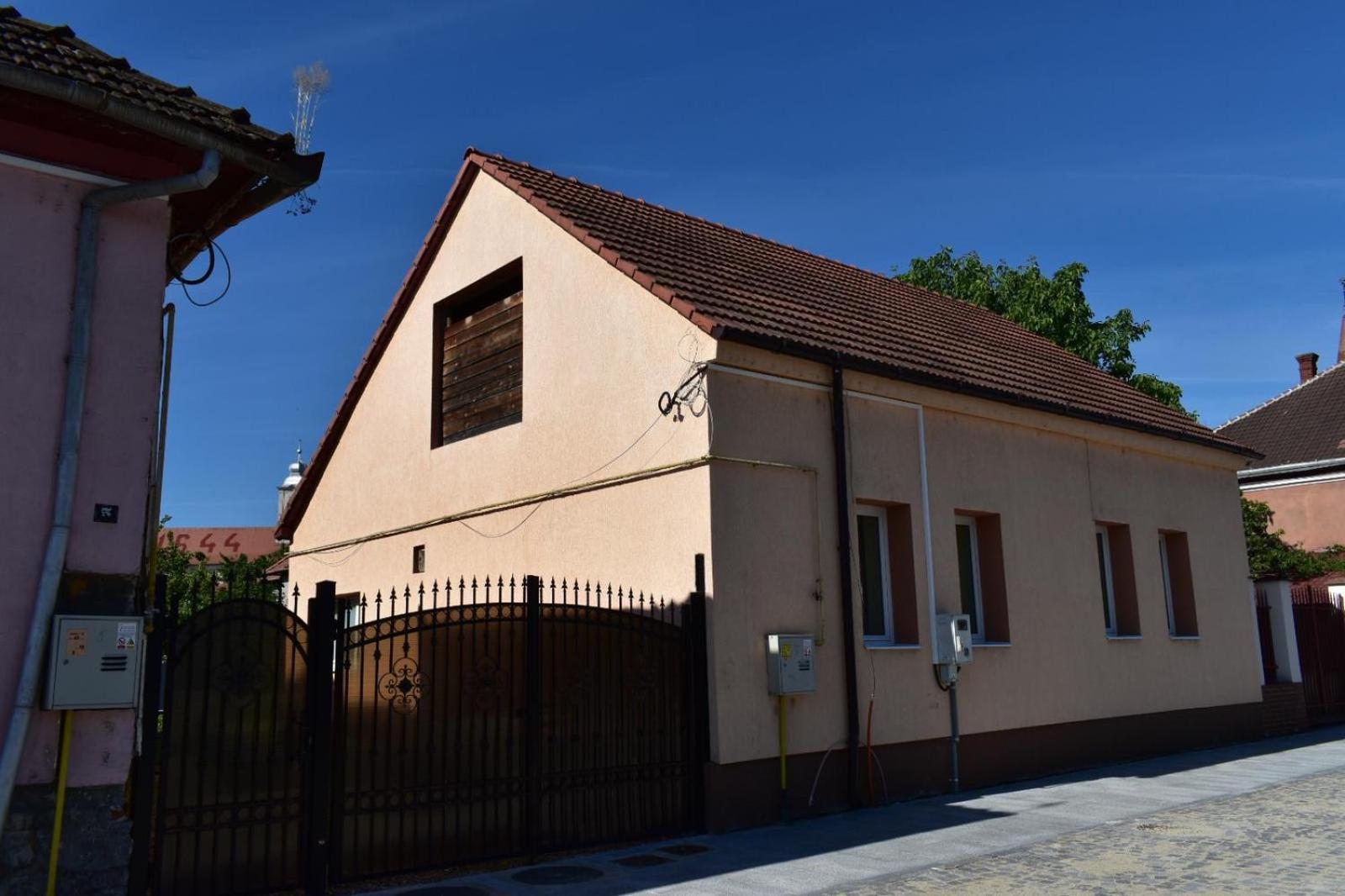 Transilvania Rent Hunedoara Bagian luar foto